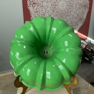 Nordic Ware The Original Bundt Pan 12.5 Cup Capacity Green Gently Used 1950s